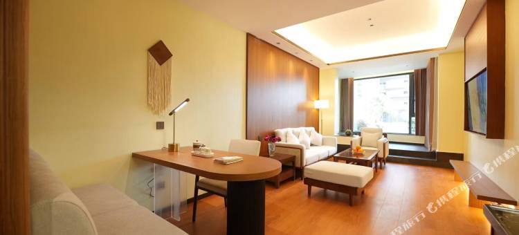 腾冲浅山临湖温泉民宿(东湖公园闫家塘美食城店)图片