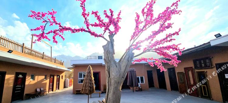 塔什库尔干漫山野雪度假屋图片