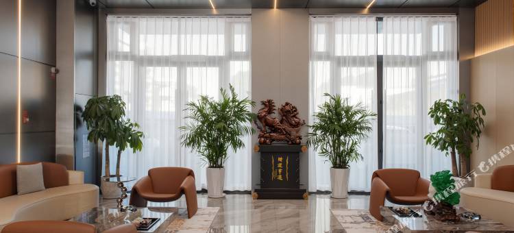 柏纳酒店(昭苏人民政府天马湖公园店)图片