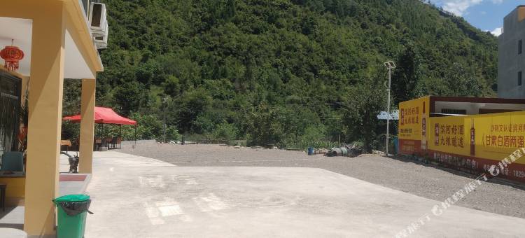 鹅嫚山野居民宿图片