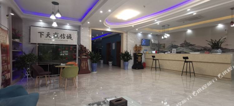 雷克泰主题精品酒店(颍上迎宾大道店)图片
