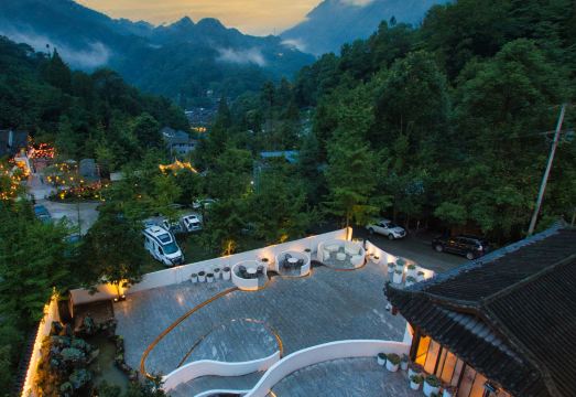 青默山舍·私汤露台民宿外景图