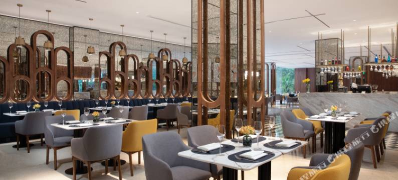 南京东方珍珠voco酒店图片