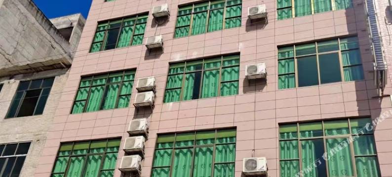 万家安民宿(平南雄森动物大世界店)图片