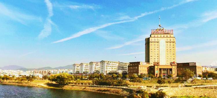 鑫海湾国际酒店(新县火车站店)图片