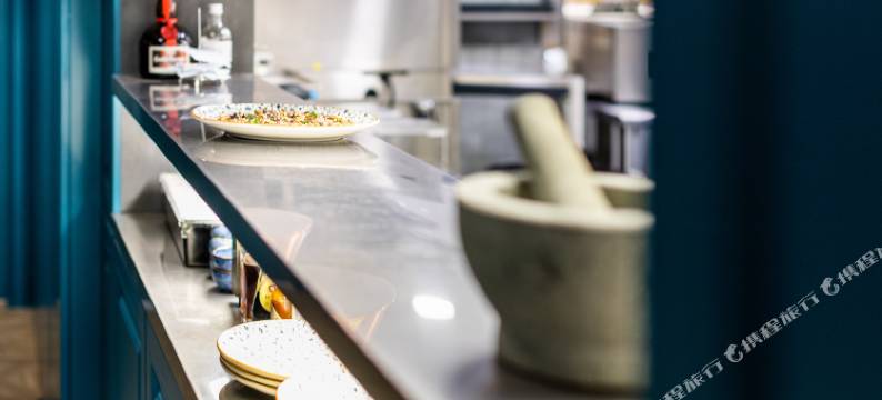 扎尔金德酒店客房和厨房(Zalkind Hotel Rooms&Kitchen)图片