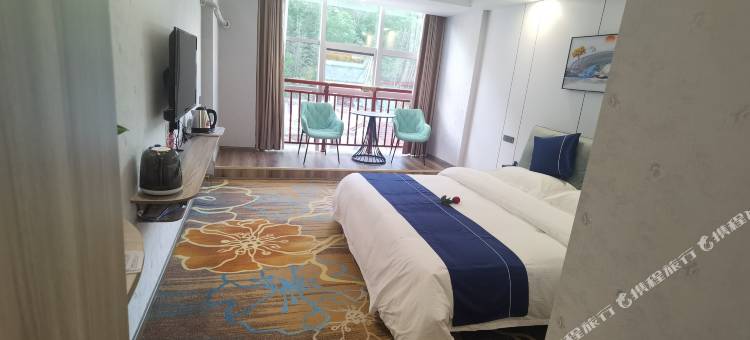 镇巴兰岸上岛酒店图片