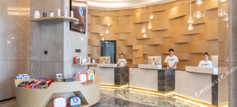 深圳龙华观澜高新园亚朵酒店图片