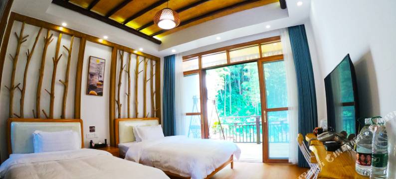 客且留下莲心驿图片