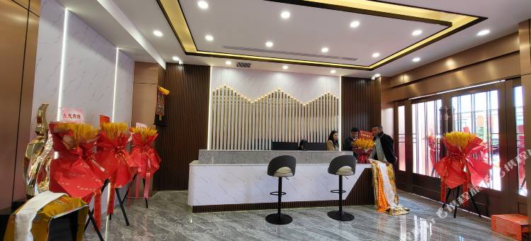 若尔盖云际大酒店图片