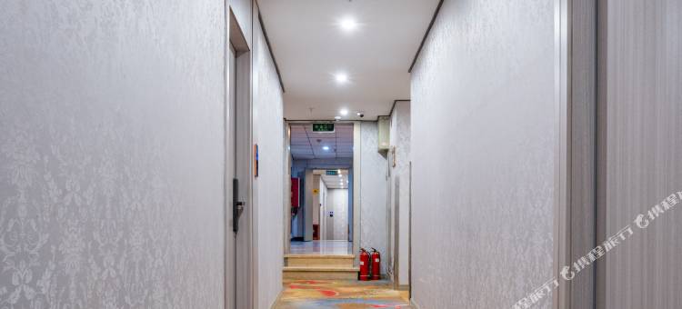 重庆迪隆酒店(沙坪坝高铁站三峡广场店)图片