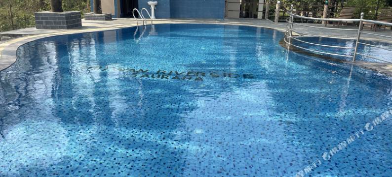 奇特旺河滨度假村(Chitwan Riverside Resort)图片