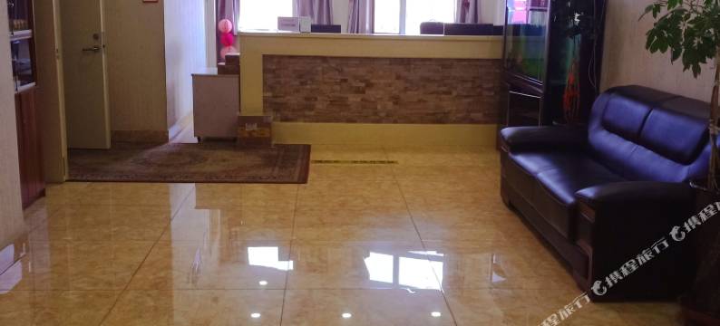 诚瑞宾馆(大石头火车站店)图片