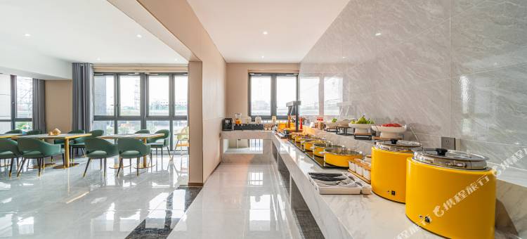 铂顿国际公寓(江门江海站汇美大厦店)图片