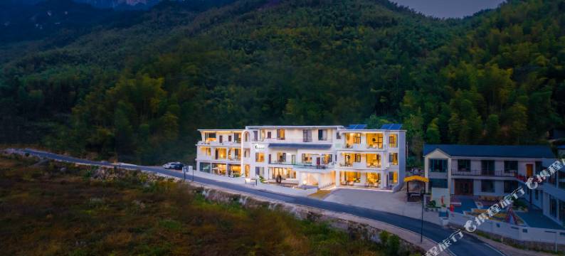 明月涧·设计师智能民宿(天柱山景区店)图片