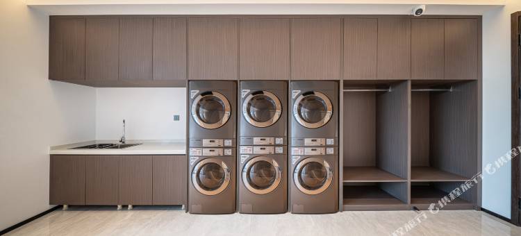 奎屯团结南街丽呈睿轩酒店图片