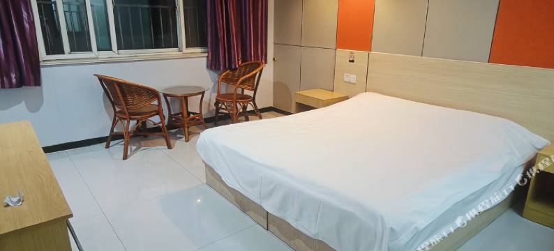 贵安商务宾馆(嘉祥一中萌山校区唐宁街店)图片