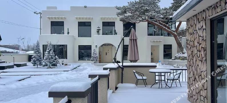 延吉云栖枫林里泳池私汤民宿(延吉朝阳川机场店)图片