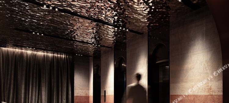 南昌NGNG酒店(红谷滩万达广场卫东地铁站店)图片