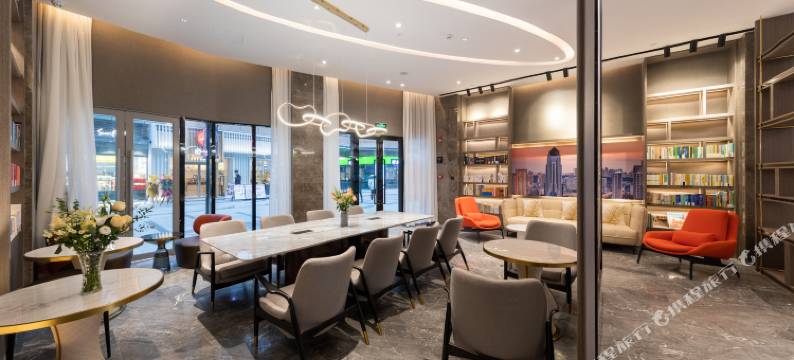 武汉青年汇金融港亚朵酒店图片