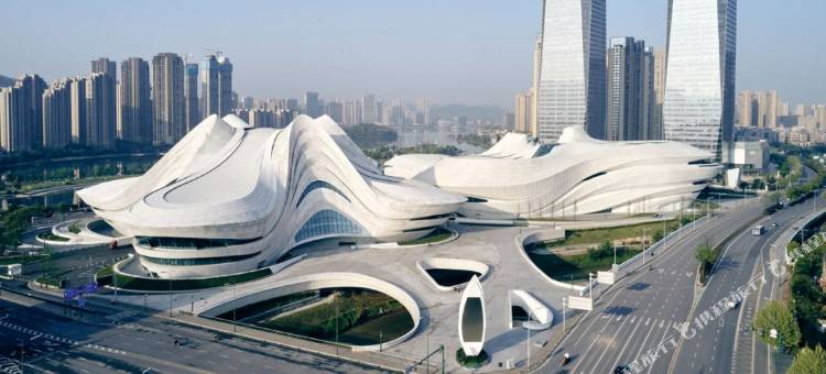 廷泊酒店(梅溪湖西地铁站桃花岭公园店)图片