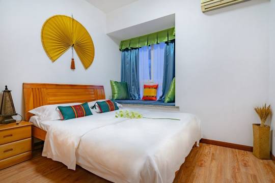 重庆南亚风情近轻轨北滨路解放碑洪崖洞二居公寓