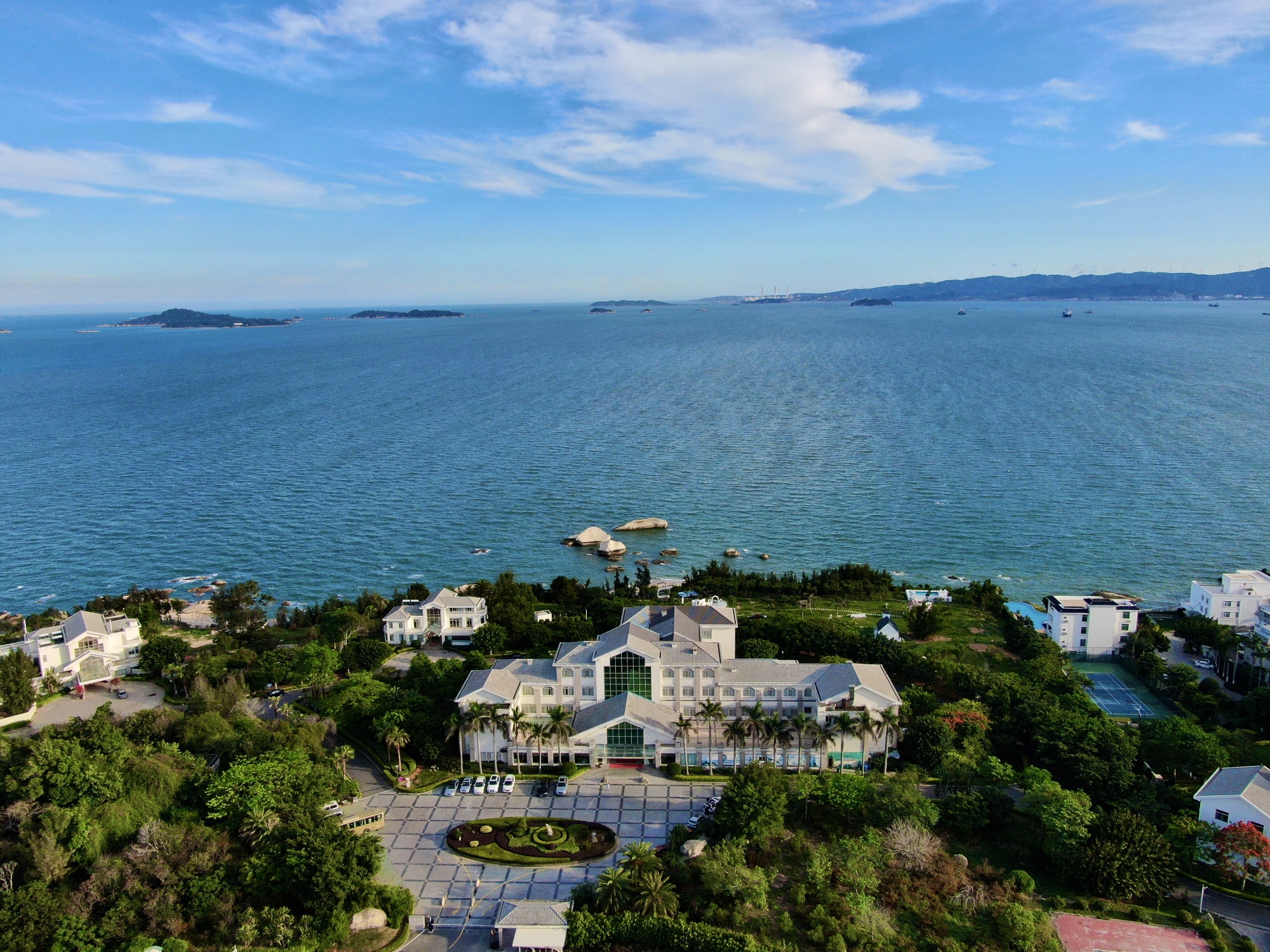 Golden Sands Gulf HotelOver view