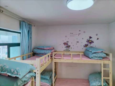 博雅青年旅馆(光谷广场地铁站店)