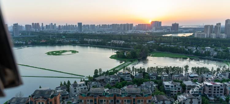 武汉青颖居湖景公寓图片