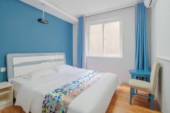 哈啰轻民宿(成都大学店)