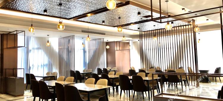 南宁维纳斯皇家酒店(广西体育中心五象总部基地店)图片