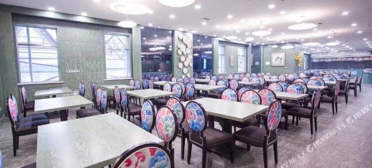 哈素海天鹅堡温泉酒店图片