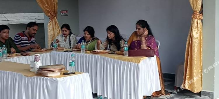 位于迪维塞蒂哈利的4卧室公寓-100平方米|带6个独立浴室(Nandi Hills View Cottages)图片