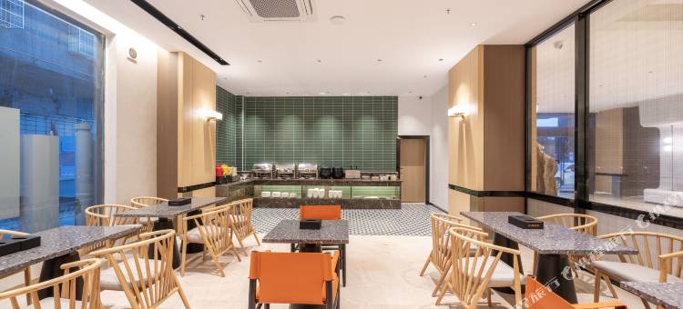 华庭云栖酒店(来宾北站政和步行街店)图片