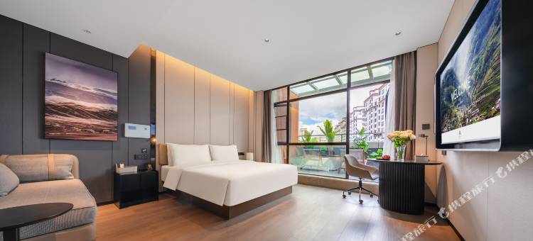 拉萨西藏大学滨河路亚朵酒店图片