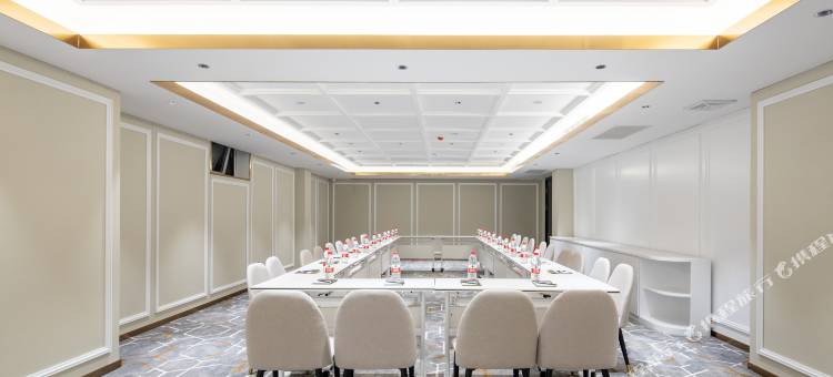 希岸Deluxe酒店(青岛啤酒街大学路店)图片