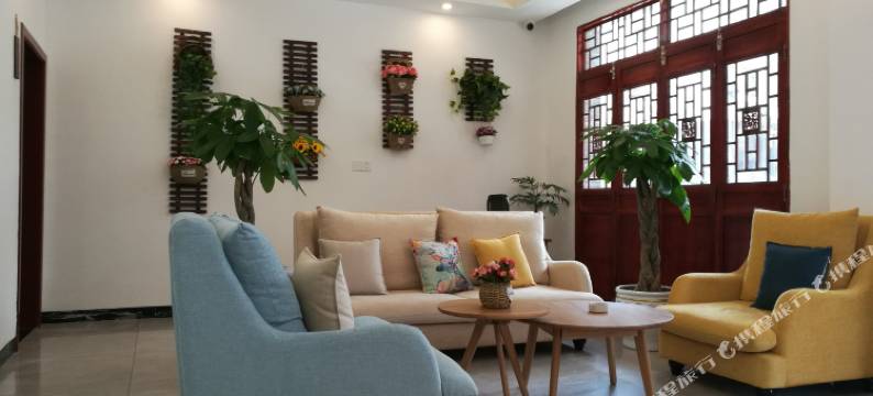 百里杜鹃花开正好客栈图片