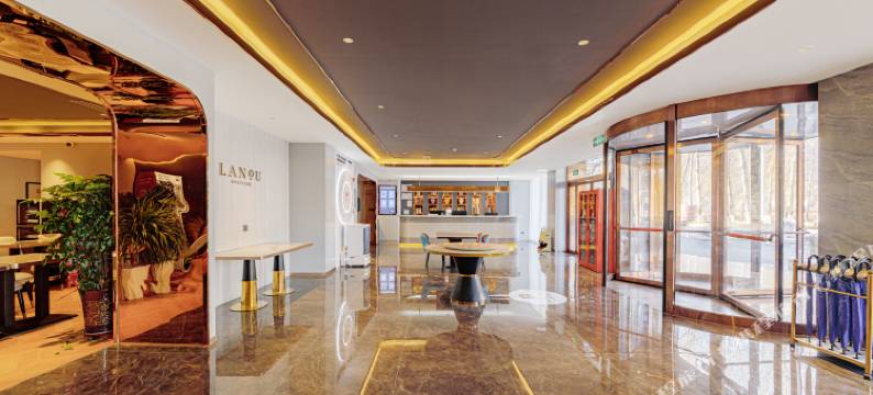 兰欧尚品酒店(拉萨拉鲁湿地公园店)图片