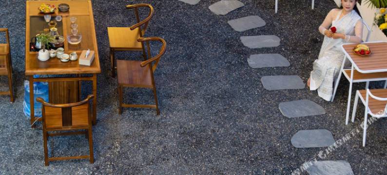 青城别院  Holiday  观景美宿(芒市广场店)图片