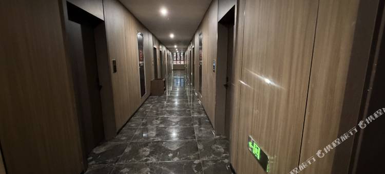 小蜜蜂电竞酒店图片