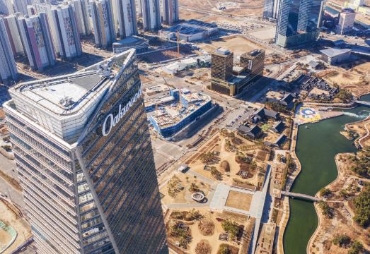 Oakwood Premier IncheonHotel Overview