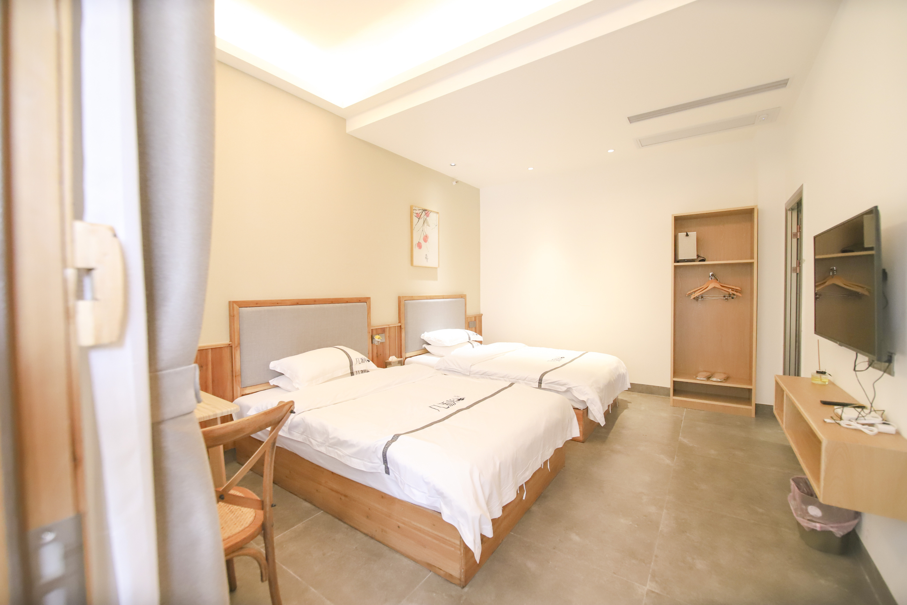 autumn inn Over view