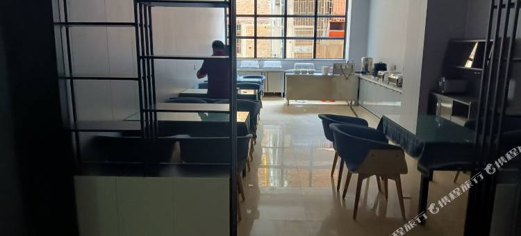 派酒店(郴州宜章县宜人广场店)图片