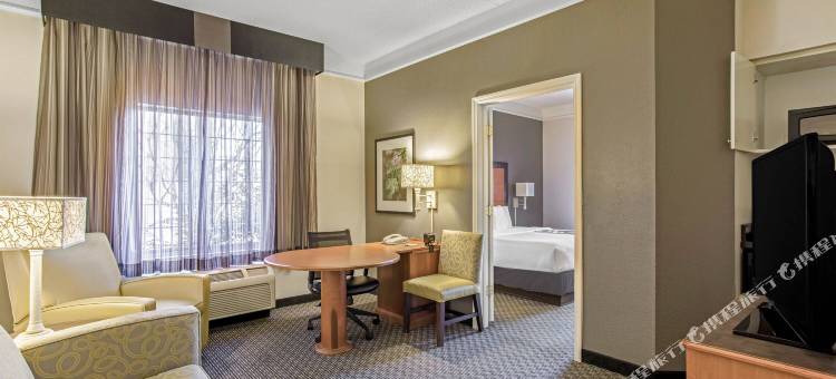 伯明翰霍姆伍德拉昆塔温德姆套房酒店(La Quinta Inn & Suites by Wyndham Birmingham Homewood)图片