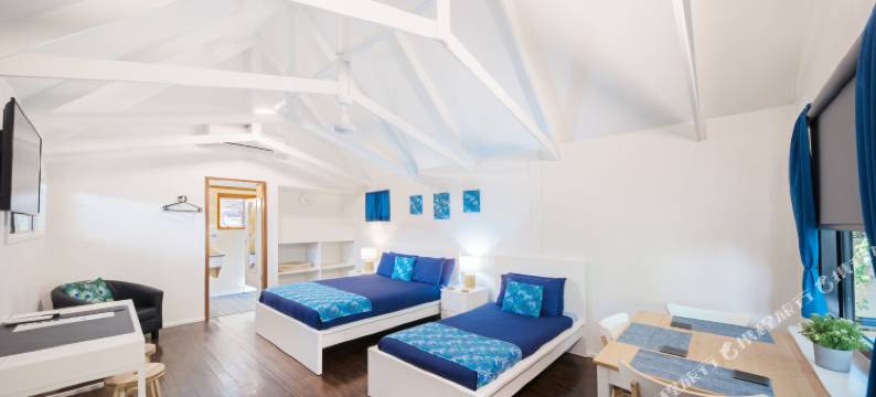 马格纳姆斯艾利滩-仅限大人。(Magnums Airlie Beach – Adults only)图片