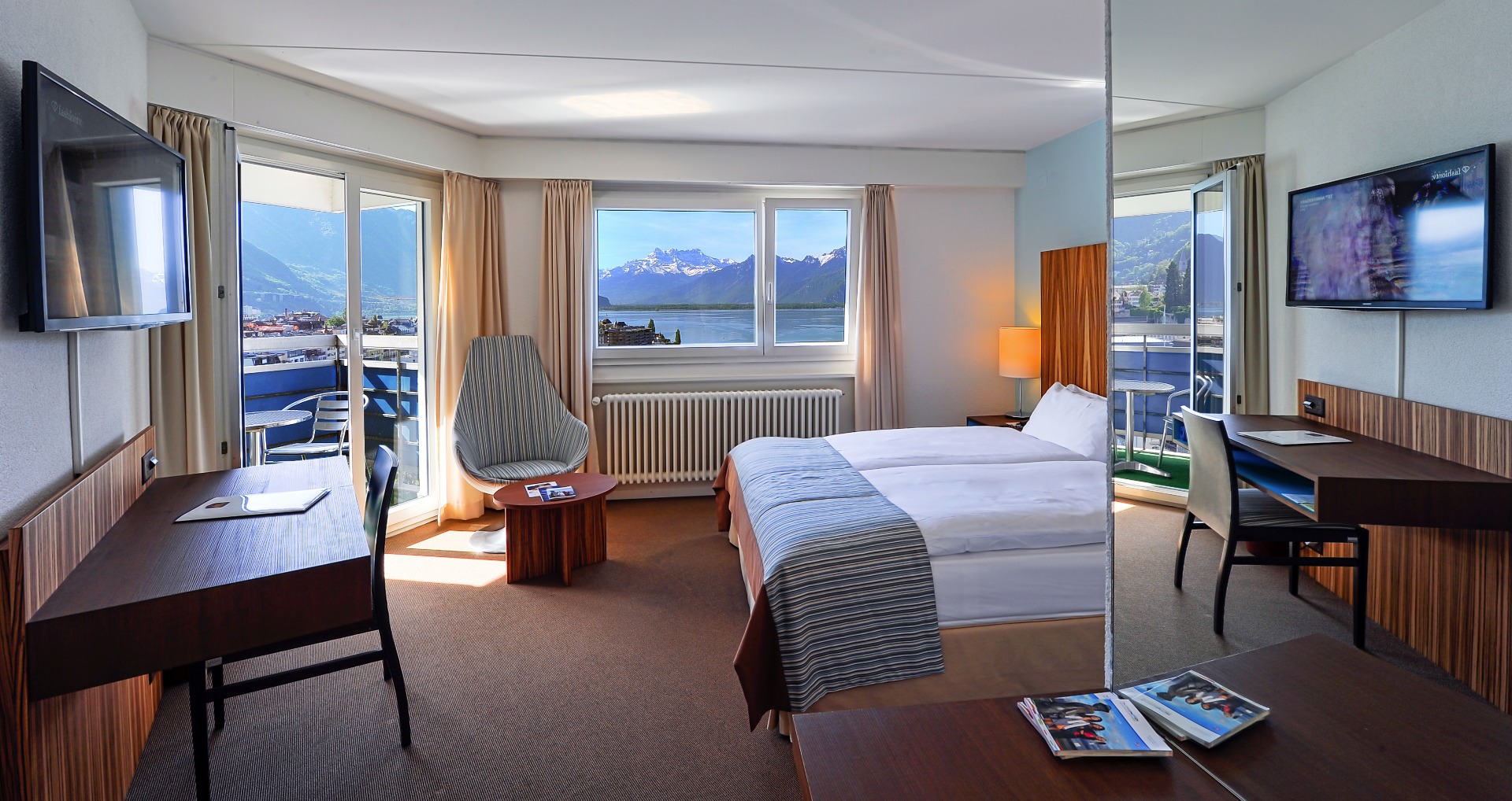 Hotel Mona Over view