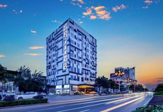 Kelly · N&M Hotel (Guilin North High-speed Railway Station) Hotel Overview