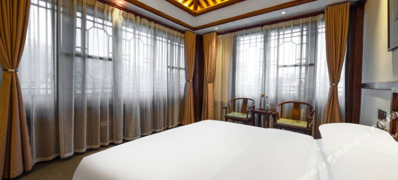 慈利县酒惜味古卫城庄园图片