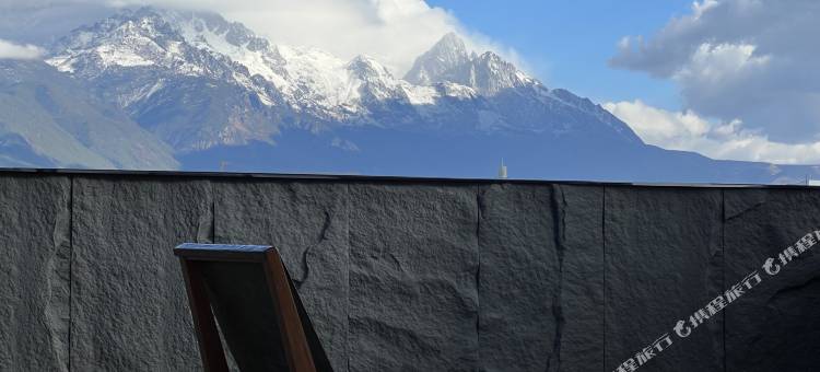 纳主·空中庭院设计师雪山观景民宿(丽江城日照金山店)图片