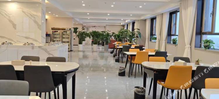轮台富华君悦酒店图片